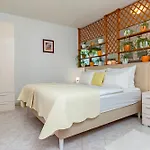 Studio Apartment Oliva Apartment *