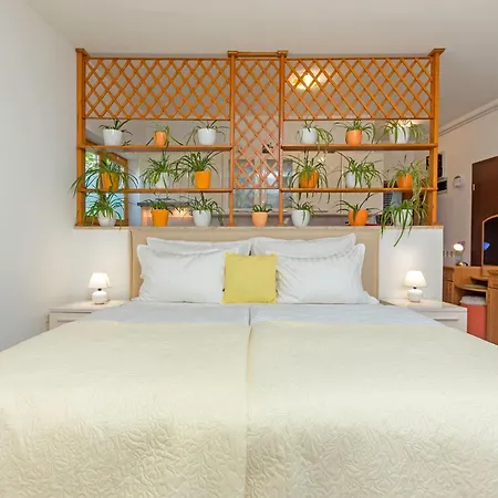 Oliva Apartman Póla