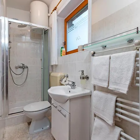 Oliva Apartman Póla