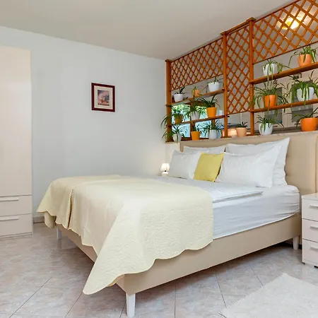 Oliva Apartman *