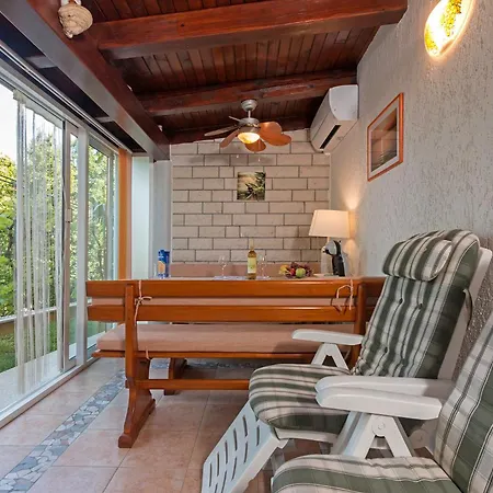 Oliva Apartman Póla